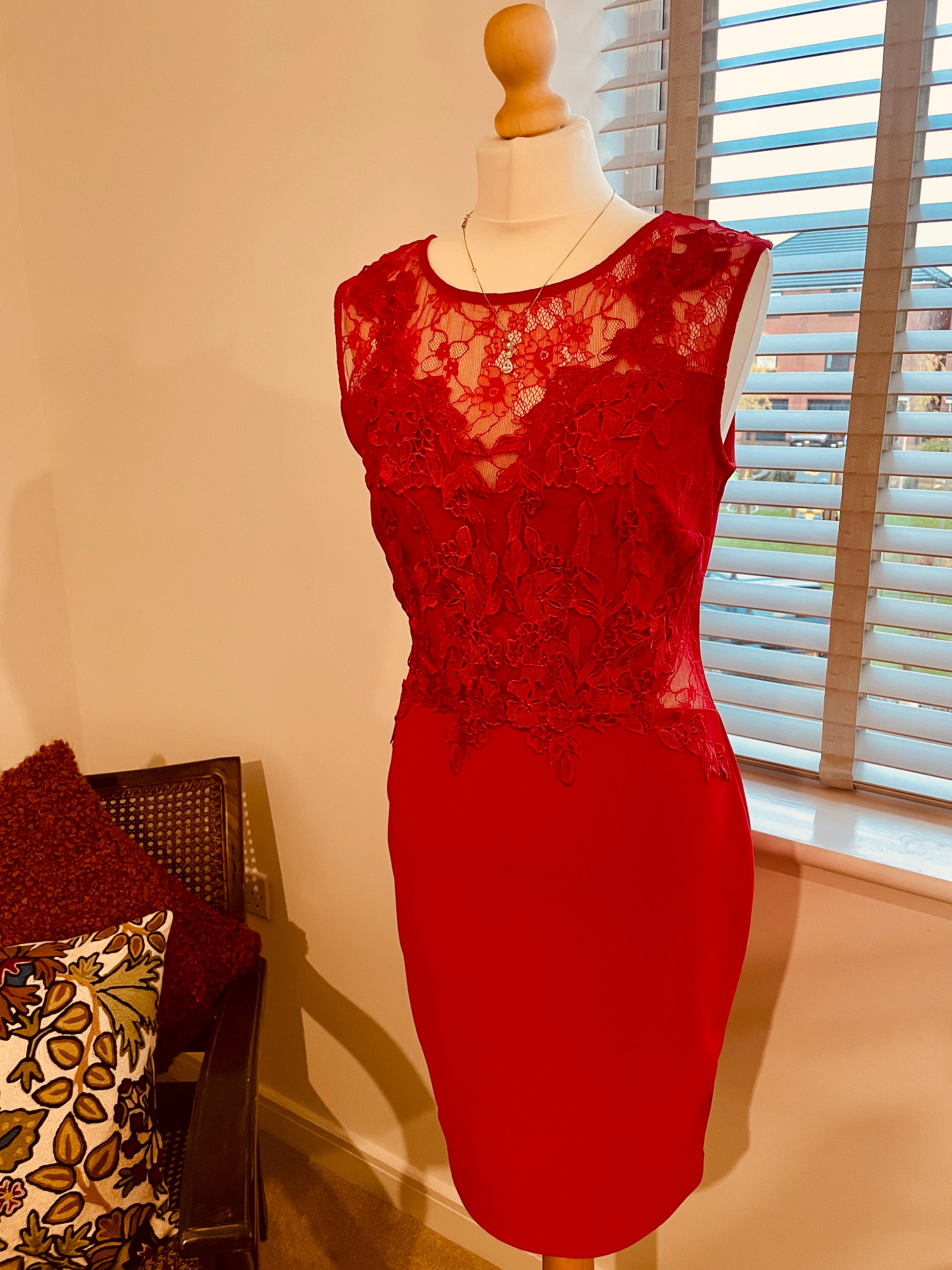 Lipsy, Size 14, £30